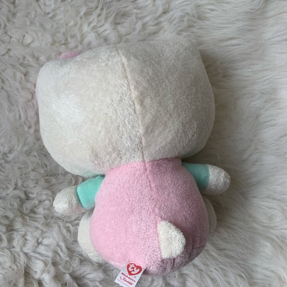 2011 TY Beanie The Pluffies Collection Baby Hello Kitty Sanrio Plush - Picture 2 of 5